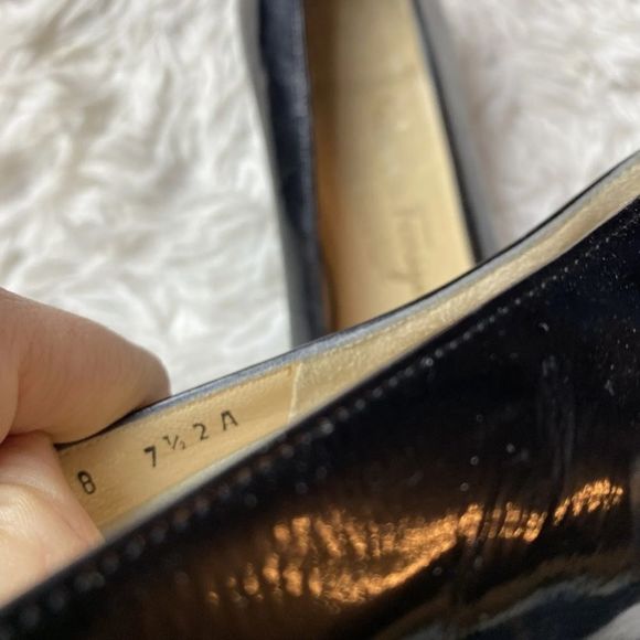 Salvatore FERRAGAMO shoes Patent Leather Vara Bow black Size 7.5 A2 - Picture 8 of 9
